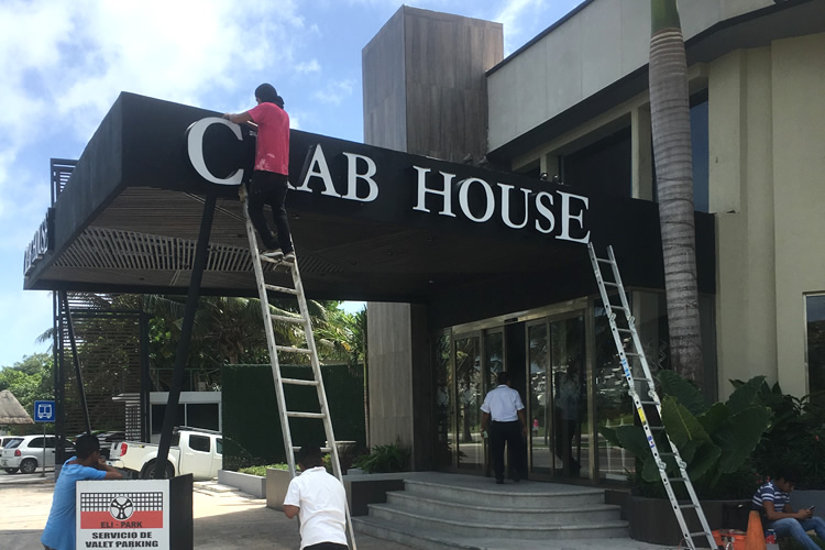 anuncios luminosos cancun